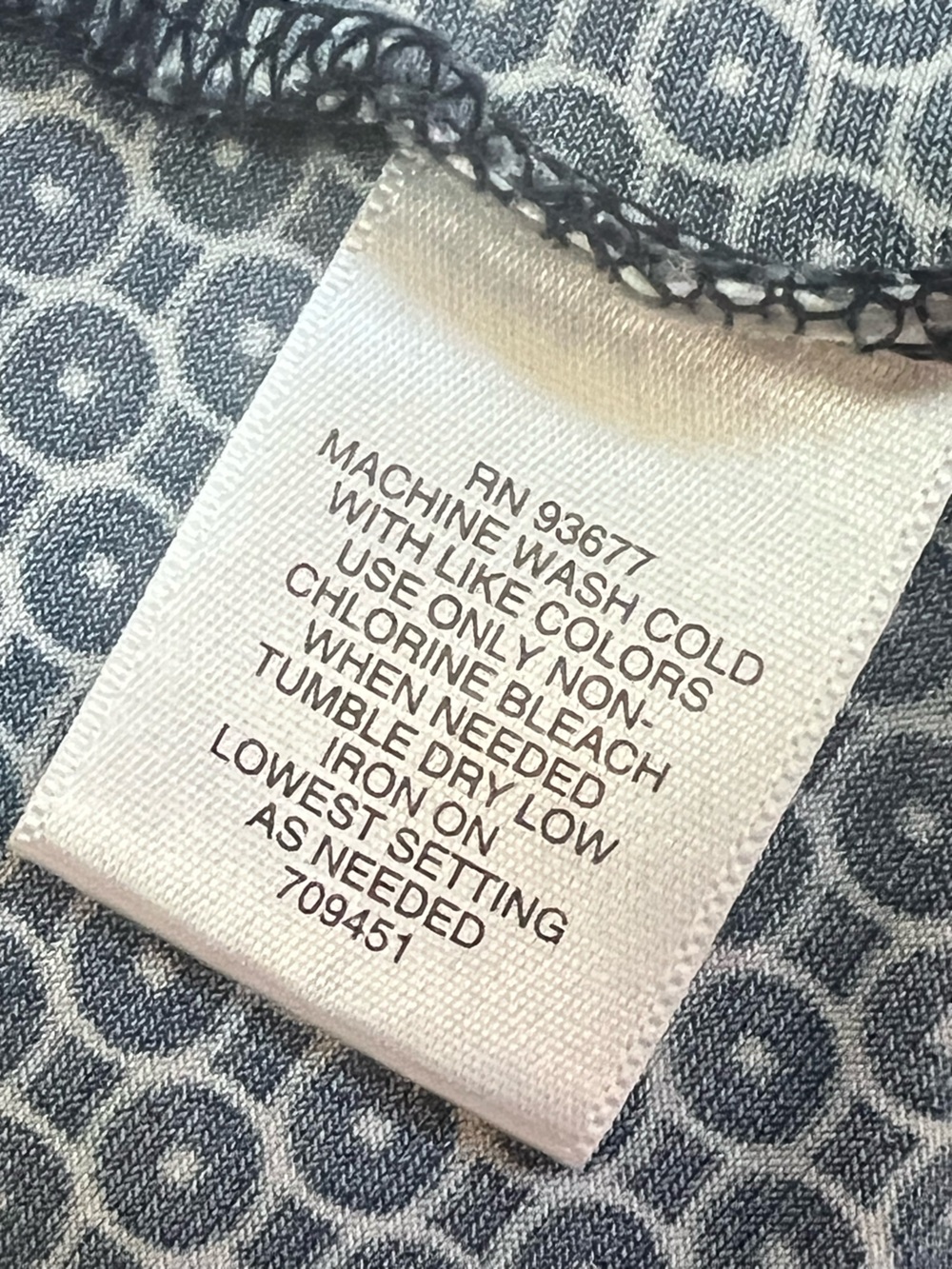 Liz Claiborne Woman 1X Navy White Geometric Tie Neck Keyhole Blouse - Picture 10 of 11